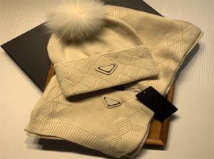 Designer Unisexe Winter Scarf Skull Hat Hattes en tricot Set Luxury Cashmere Knit Men Femmes Coupages Femmes Écharpe Ball Cap Boneie1399306