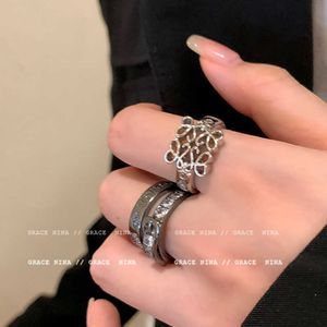 Designer inhabituel Westwoods credue out outre anneau de niche femelle Design Unique Couple Nouveau ongle