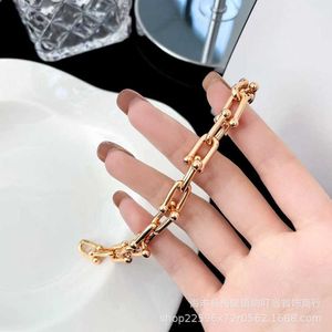 Designer V Gold Tiffany and Co Bague Boucle Bracelet Femme Lisse en forme de U Fer à cheval T1 Double catégorie