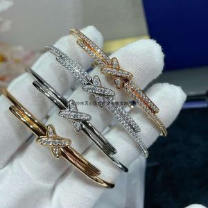 Designer V-vergulde kruis vol diamanten armband CNC premium precisie mode-sieraden voor dames
