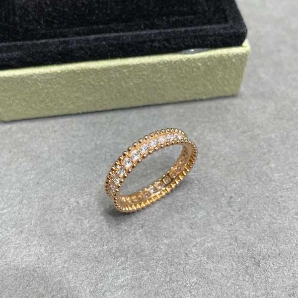Designer Van 18K Gold Diamond Ring For Women Rose Pure Silver Narrow Edition Instagram Style Luxury Luxury et un design unique avec un sens de haut niveau V5gr