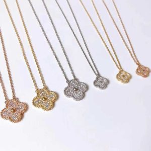 Ontwerper van 925 Pure Silver Compated 18K Rose Gold Lucky Clover Full Diamond Necklace Dames Mini Luxe kleine menigte kraagketen