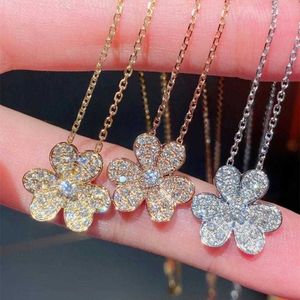 Diseñador Van Clover Collar 925 Plata pura chapada con 18k Gold V Diamante Familia Tres flores Hojas llenas Collar de collar de flores
