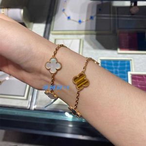 Ontwerper Van Family Armband VCA Vier Blad Gras Vijf Bloem Vanke Yabao Klassieke Rode Chalcedoon Enkele Bloem 18k Rosé Goud Dames