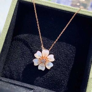 Designer Van Flower Necklace 925 Sterling verzilverde 18K goud witte schaal zonnebloem Zes bloembladen hangende kraagketen