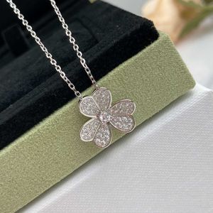 Designer van precisie S925 Pure Silver Clover volledige diamanten ketting licht luxe dames luchtster hangende kraagketen