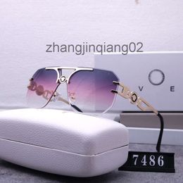 Designer Versage Versache Lunettes de soleil Cycle Luxe Mode Sports Polariser Lunettes de soleil Hommes Femme Nouveau Vintage Conduite Plage Voyage Violet Goggle Lunettes de soleil carrées