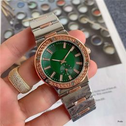Ontwerper Versage Watch Vercaces Three Needle Quartz Watch Fashion Famous Watch Fan Brand Vs Series Herenhorloge Groen