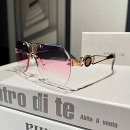 Designer Versages Lunettes de soleil Vercaces Mode Métal Tête humaine Crapaud Lunettes de soleil Homme et Femme Rouge