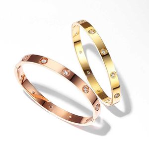 Designer veelzijdige versie roestvrijstalen diamant ingelegde temperament dames carter titanium opening armband sieraden voor vrouwen {g6tu