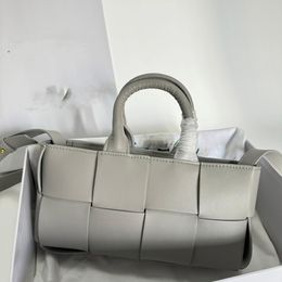 Bolso Vintage de diseñador para mujer, bolso cuadrado pequeño, bolsos con correa, bolso nuevo para mujer, bolsos grandes de hombro tejidos a la moda