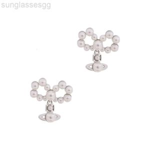 Designer Viviane Westwood 2024 New Western Empress Dowager Saturn Pearl Bow Orees For Women Luxury Luxury Sweet and High Grade Planet Pearl Earres