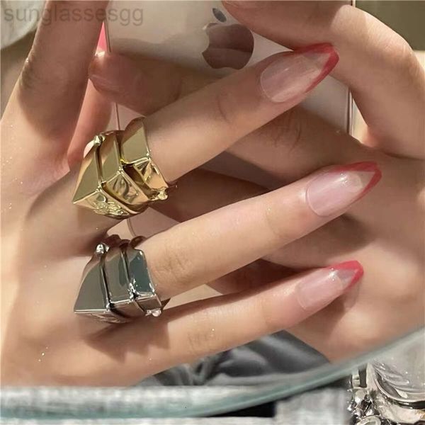 Diseñador Viviane Westwood Empress Dowager Ring West Armor Ring Punk Hip Hop Armor Ring Gold Silver Black Tricolor High Quality