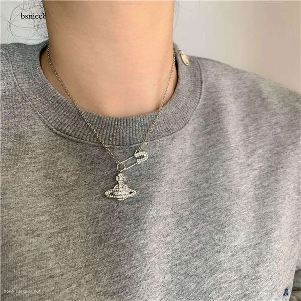 Designer Viviane Westwood Jewelry Impératrice Dowager Nanas Matching Pin Saturne Chain Collier personnalisé à la mode minimaliste et à la mode Chaîne de design 216 833
