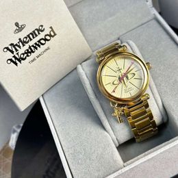 Ontwerper Viviane Westwoods horloges Nieuwe westerse keizerin-weduwe gouden quartzhorloge Klein en klein gouden horloge Dameshorloge Saturnus hanger dameshorloge