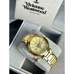 Designer Vivianes Westwood New Western Empress Dowager Dowager Gold Quartz Watch Small and Small Gold Watch Womens Watch Saturn Pendant Womens Watch