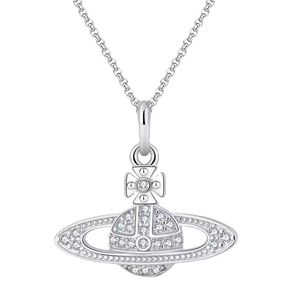 Collier classique et à la mode de l'impératrice douairière, célèbre styliste, tout diamant scintillant, saturne, clavicule féminine