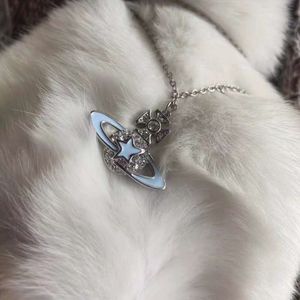 Designer Viviene WestwoodLe tempérament de la nouvelle impératrice douairière occidentale est plein de diamants Collier étoile planète bleue petite figure pendentif étoile pentagonale plein ciel