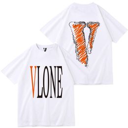 Designer Vlone Men en Women's T-Shirt Casual Luxury Hoogwaardige hoogwaardige T-shirt veelzijdige katoenen buitenmode slijtage van korte mouwen T-shirt
