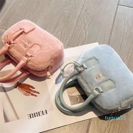 designer portemonnee Boston Bags Dames mini-tas mode Clutch Bag klassiek Pluche en schattige handtassen shell-stijl winter Warm mobiel