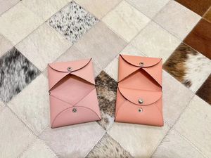 Carteras de diseñador para mujer de gama alta clásica H Home Calvi Bolsa de tarjeta de moda Importada Epsom Becerro Hebilla de cuero plegable Titulares He01 para hombres