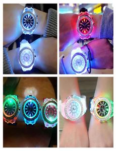 designer watch Luxe unisexe diamant LED lumière montre cristal lumineux hommes femmes montre-bracelet silicone strass montres à quartz F10262393837