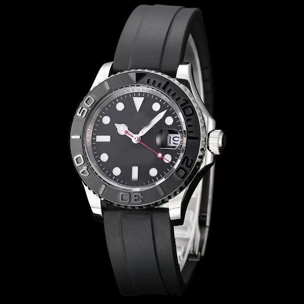 Montre de designer Montre pour homme 42 mm Cadran noir Style nautique 2813 Mouvement automatique Bracelet en caoutchouc Montre pour homme Montres avec boîte d'origine