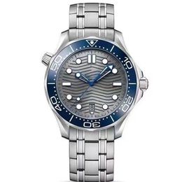 Designer Watch Men Top Class Sea 007 James Men's Watch Huit cadrans de 42 mm et 300m Mouvements automatiques Montre de Luxe Luxury Watch Men Montre Homme