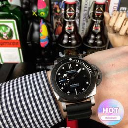 Montres de montres de créateurs pour hommes miroir en saphir automatique mécanique 47 mm 13 mm watchband wristswarchs aw60 weng