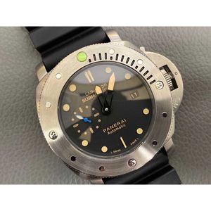 Designer horloge Horloges voor heren Mechanisch automatisch uurwerk Saffierspiegel 47 mm Rubberen sporthorloges Waterdicht horloge Qrnk