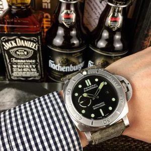 Montre de créateur montres pour hommes mouvement automatique mécanique miroir saphir 47mm bracelet en caoutchouc montres de Sport 8t10