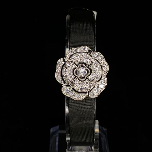 Reloj de diseño Camellia para mujer Relojes ETA MINI cuarzo 25MM para mujer Contador Réplica oficial Lady writewatch Ladies Senior gift 011