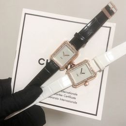 Diseñador Mira para mujer Fashion Quartz Movimiento Square Watches Mujeres Black White Lovers Watches Montre de Luxe Casual C178