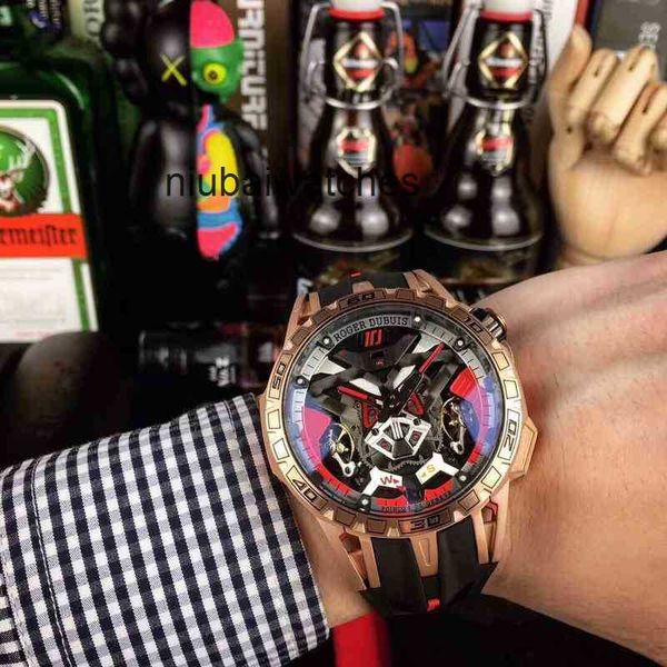 Chaîne de montres de conceptions Automatique Mouvement Luxury Case de montre de 46 mm Sobre en caoutchouc avec doubles roues de bracelet imperméables perforées 0s1k