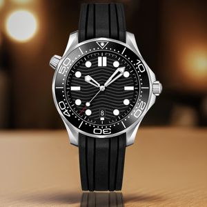 Designer regarde les hommes regardent la mer de haute qualité 300m / 600m AAA 42 mm Orologio Uomo Sapphire Glass Rubber 2813 Automatic mécanique Jason007 Master Man with Box