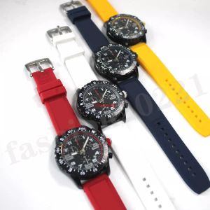 Montres de créateurs montre montre homme Endurance Pro Avenger chronographe 44mm montre à quartz de haute qualité plusieurs couleurs bracelet en caoutchouc hommes montres montres en verre