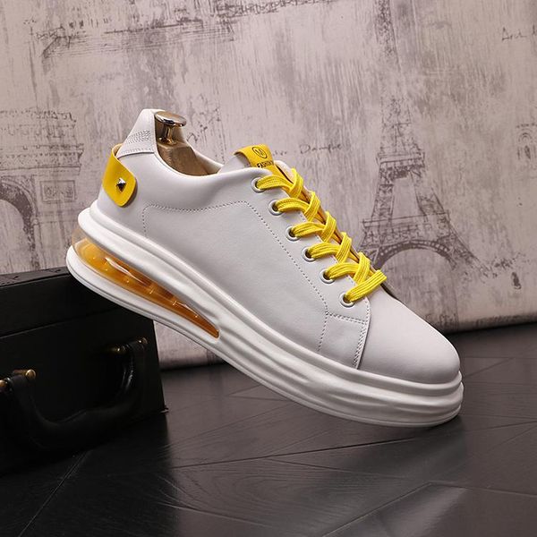 Designer White Lacet Up Robe-Robe Party Chaussures British Style Air Cushion Men Men Sport Sports Printemps Automne Round Toe Driving Walking Locs