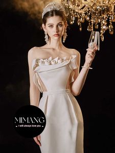 Robe de soirée en satin française de créateur «thé blanc» 2024 nouvelle offre spéciale robe nuptiale légère robe de mariée extérieure