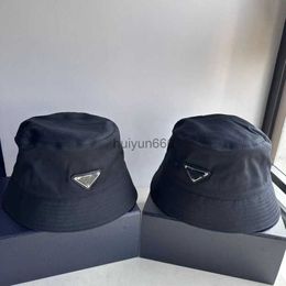 Diseñador Hates de borde anchos Bucket Hats New Triangle Sign Fabric de sarga edición coreana Cabeza de sombreros de pescadores de moda