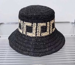Diseñador de ala ancha sombreros de lujo sombrero de cubo tamaño 56-58 cm hombres moda hierba trenza gorra para hombre para mujer vacaciones de verano sombreros de paja