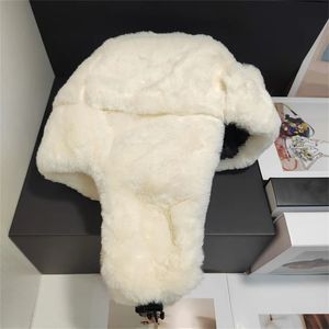 Chapeaux d'hiver de créateurs Casquette d'équitation Chapeau en peluche Hommes Femmes Protection des oreilles d'hiver Épaissie coupe-vent et chapeau chaud Chapeau de camping en plein air