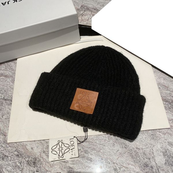 Designer hiver basse lettre chaud Angora cheveux de lapin chapeaux tricotés pour hommes et femmes bonnet décontracté protection de l'oreille chapeaux de bonnet doux