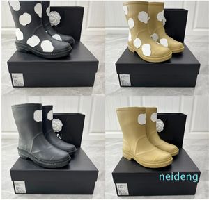 Zapatos de invierno de diseñador para mujer, botas de tacón hasta la rodilla, botas de lluvia de lujo con plataforma, suela gruesa de piel de oveja, marca de goma, talla negra