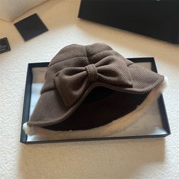 Bonnets d'hiver épais avec nœud papillon pour femmes, bonnet tricoté chaud, vêtements d'extérieur polyvalents, protection auditive, marque, arc de triomphe, chapeaux SDLX