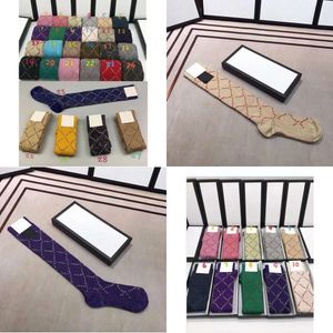 Diseñador de calcetines para mujeres de invierno con calcetín a rayas de letra Medias unisex de alta calidad 1 pares con caja de regalo de regalos 29 color