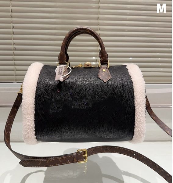 Diseñador de invierno para mujer bolsos de hombro de moda Tote crossbody cuero genuino bolsos de piel clara bolsa de sillín grande maleta impermeable