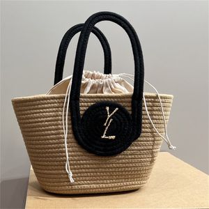 Designer Woman Sac Beach Bgas Luxury Grass Woven Vegetable Panier de légumes Paille décontractée Sac à tricot à tricot mignon Spolds Gentle Lady