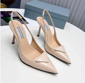 Designer Femme Robe Chaussures Strass Femmes Pompes Cristal Bowknot Satin Summer Lady Chaussures En Cuir Véritable Talons Hauts Parti Chaussure De Bal