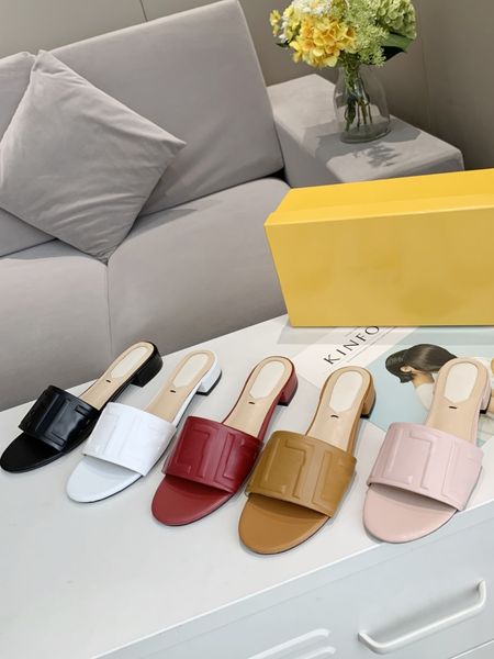 Designer Femme Sandales en cuir gaufré Fond large Stiletto Cuir Daim Sliders Talon Pantoufles Noir Blanc Marron Couleur fruit avec boîte jaune taille 35-42