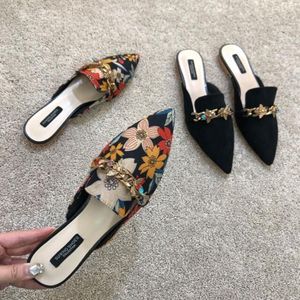 Designer Woman Floral Broider Shoes Brand Slippers Chains Metal Chains Sandals Médies fermées Flip Flips Flats Talons bas Taux 2 13